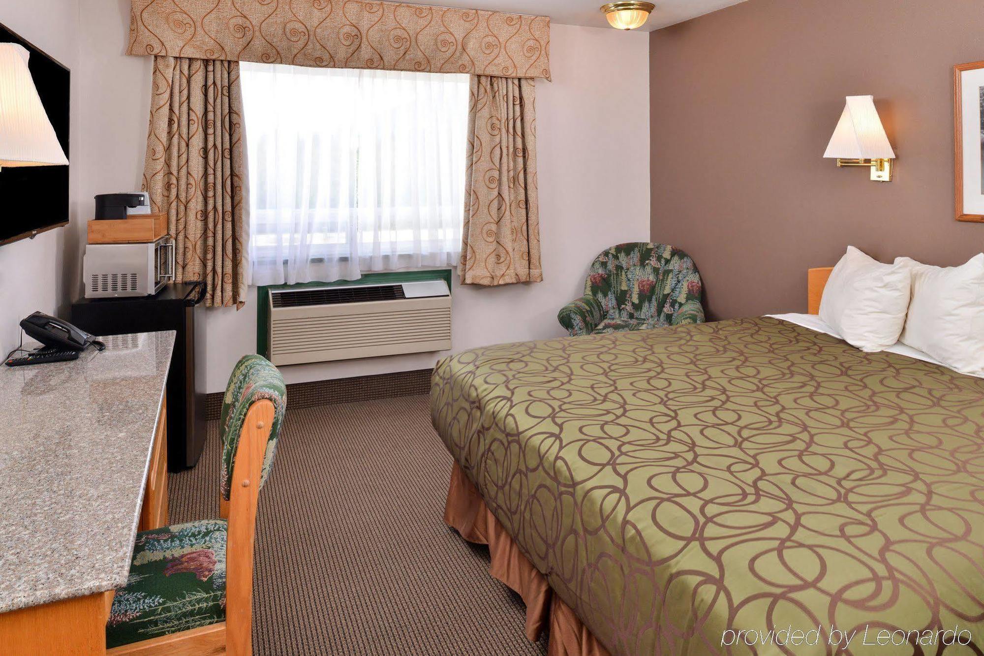 Canadas Best Value Inn Valemount Dış mekan fotoğraf