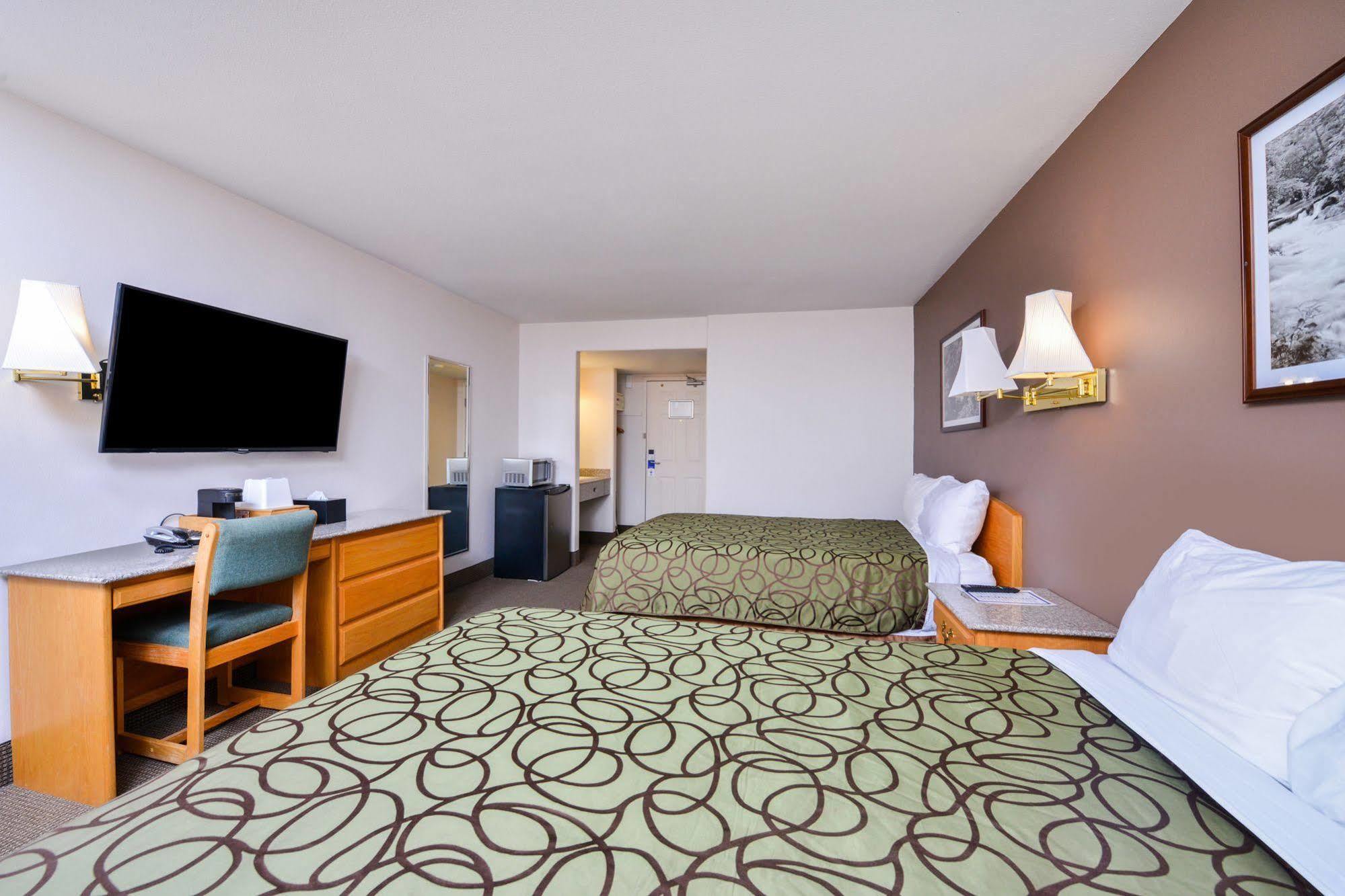 Canadas Best Value Inn Valemount Dış mekan fotoğraf