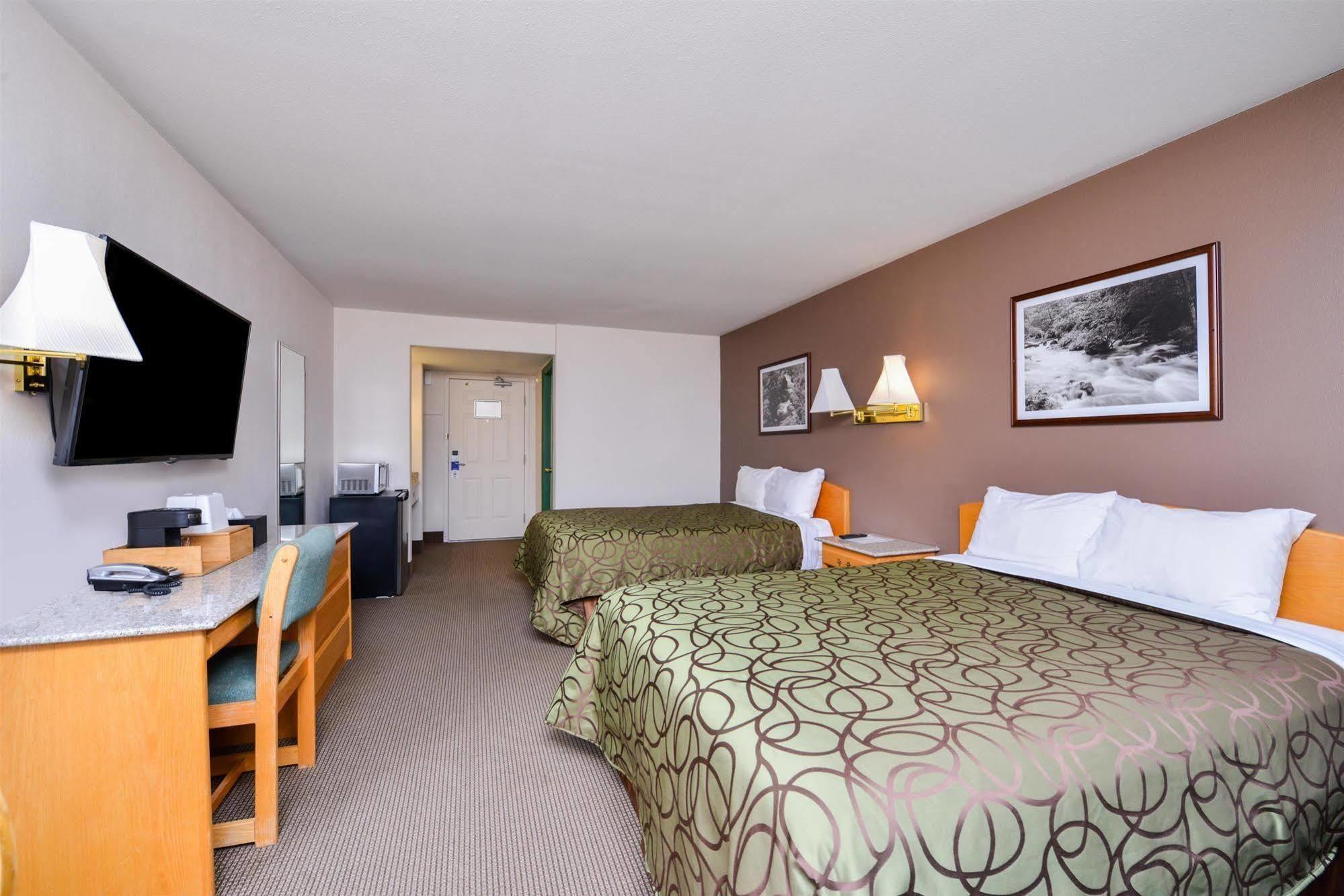 Canadas Best Value Inn Valemount Dış mekan fotoğraf