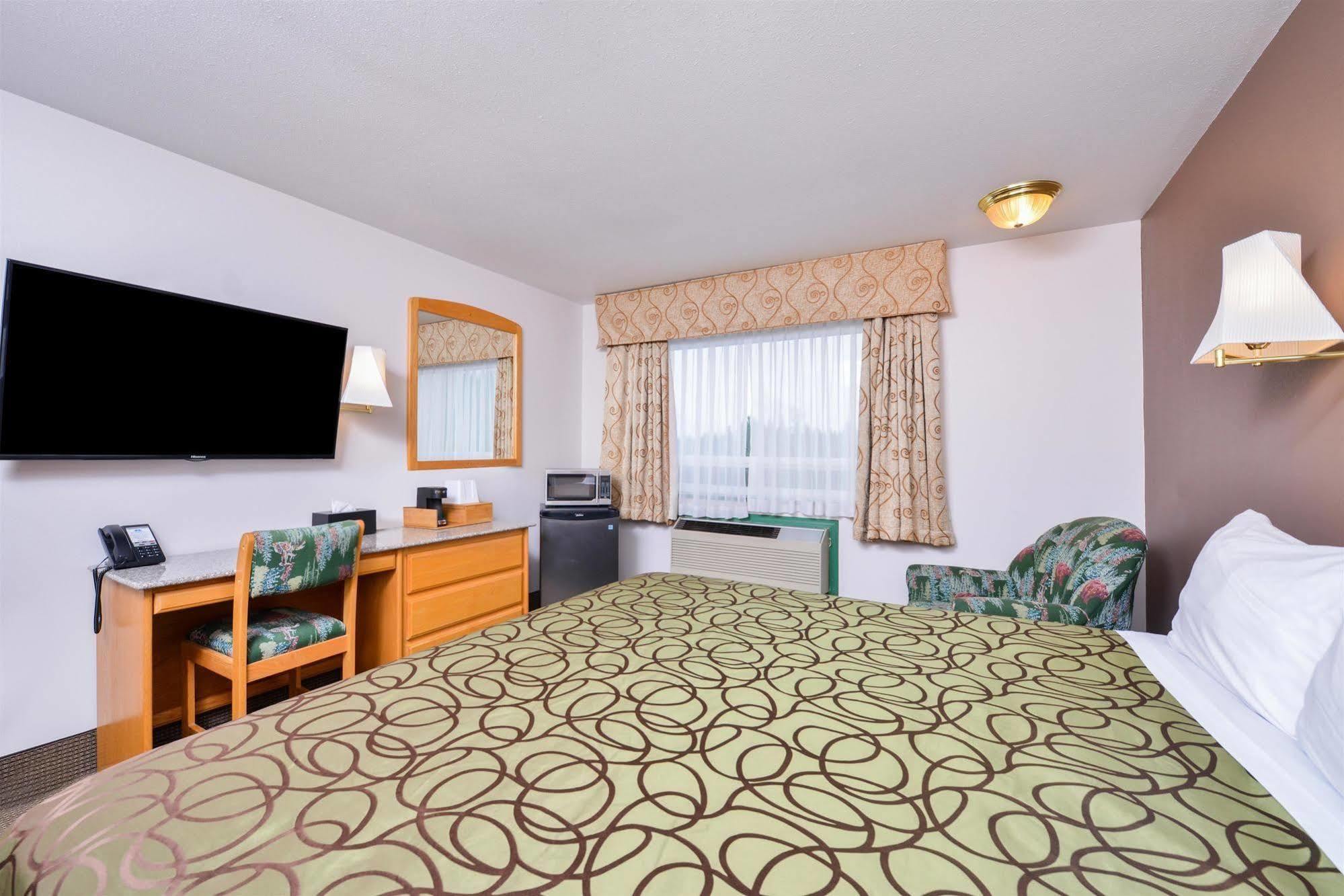 Canadas Best Value Inn Valemount Dış mekan fotoğraf